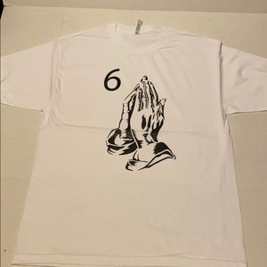 Praying hands men t shirt size Large god